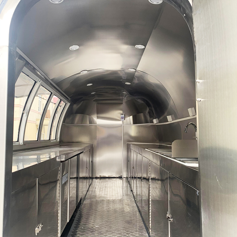 FL Remorque alimentaire person - Commercial Kitchen Rental avis et prix